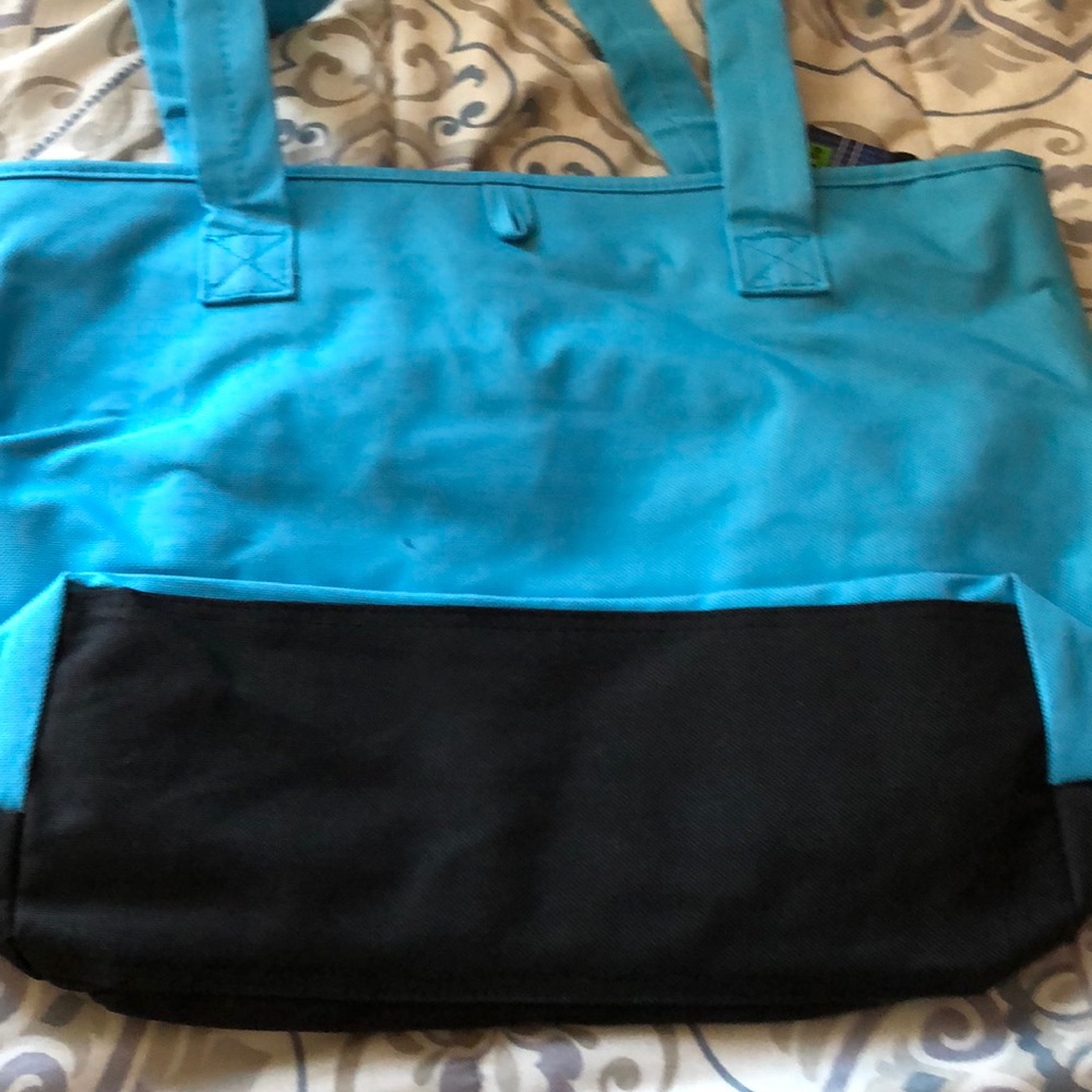 Workout tote* - Picture 3 of 4